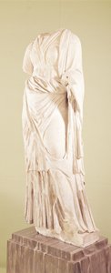 Statue of a woman